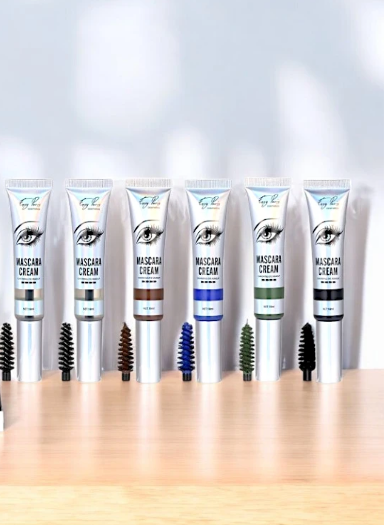 MASCARA COLORÉ EN CRÈME POUR CILS.